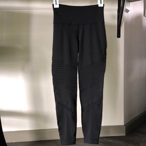 OLD NAVY Elevate 7/8 Leggings